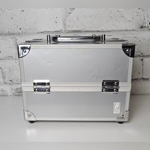 Caboodles Silver Hard Shell Makeup Train Case Organizer Cosmetic Storage